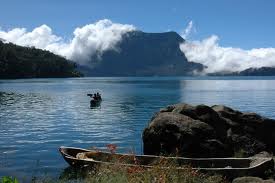 Misteri Orang Pendek Di Danau Gunung Tujuh