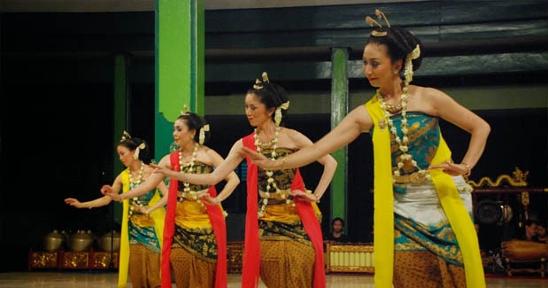 Tari Gambyong Pareanom Asal Usul Dan Penjelasan Lengkapnya