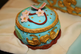 Porcelain Boxes Cake