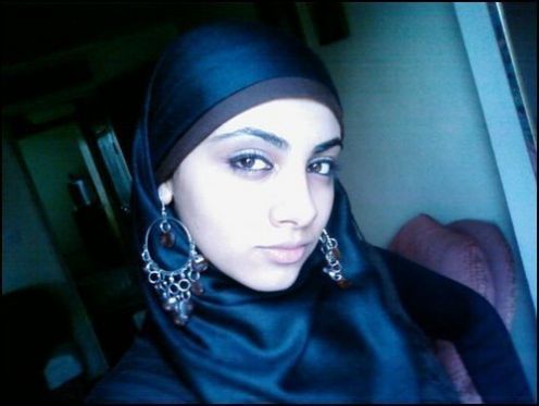 http://1.bp.blogspot.com/-gapq4PmC-7c/URwzCzjwTMI/AAAAAAAAAGc/opBhW8xOAmY/s1600/Muslim-girl-in-blue-hijab.jpg
