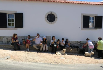 Dog Trekking to Guincho