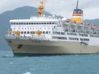 Ratusan penumpang kapal PT. Pelni tujuan Nabire, Papua Barat, mengeluh akibat armada badan usaha milik negara (BUMN) dalam pelayarannya tidak menyinggahi pelabuhan Nabire.