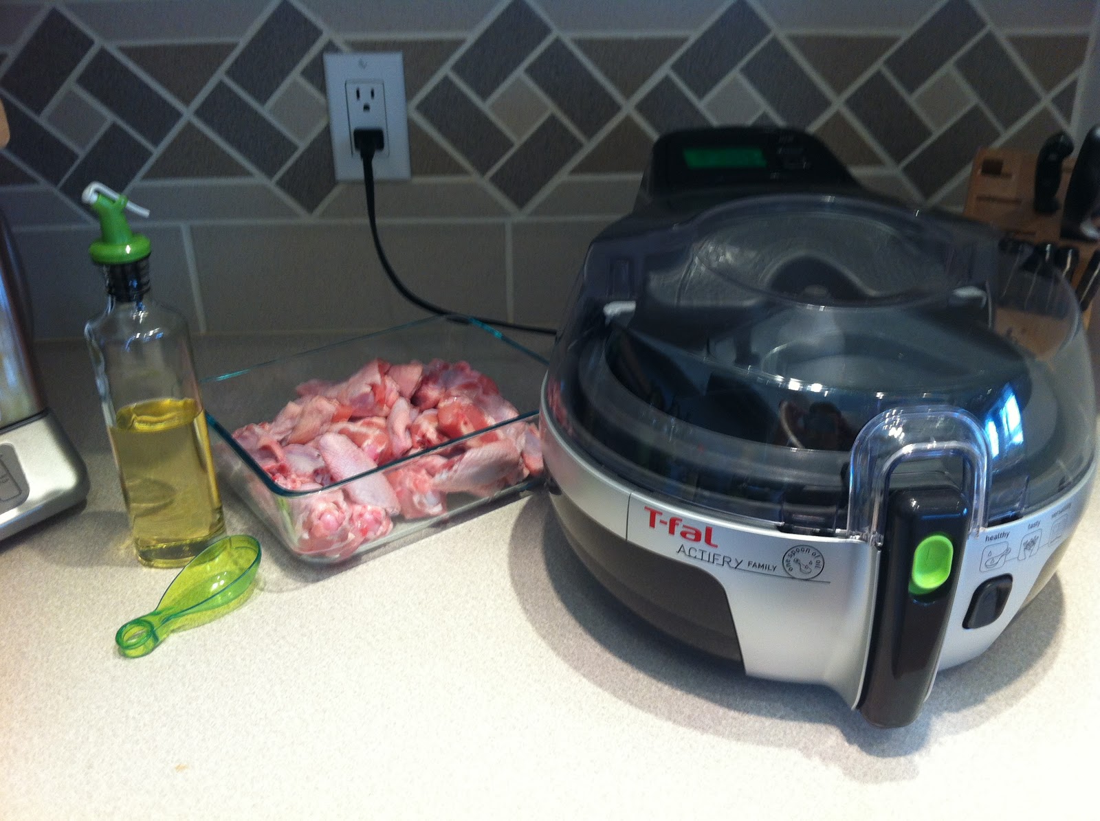 Cooking Illustrated Chicken Wings made in a TFal Actifry