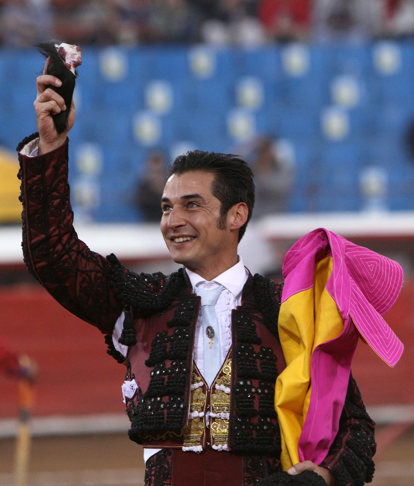 VUELTA AL RUEDO diciembre 2012