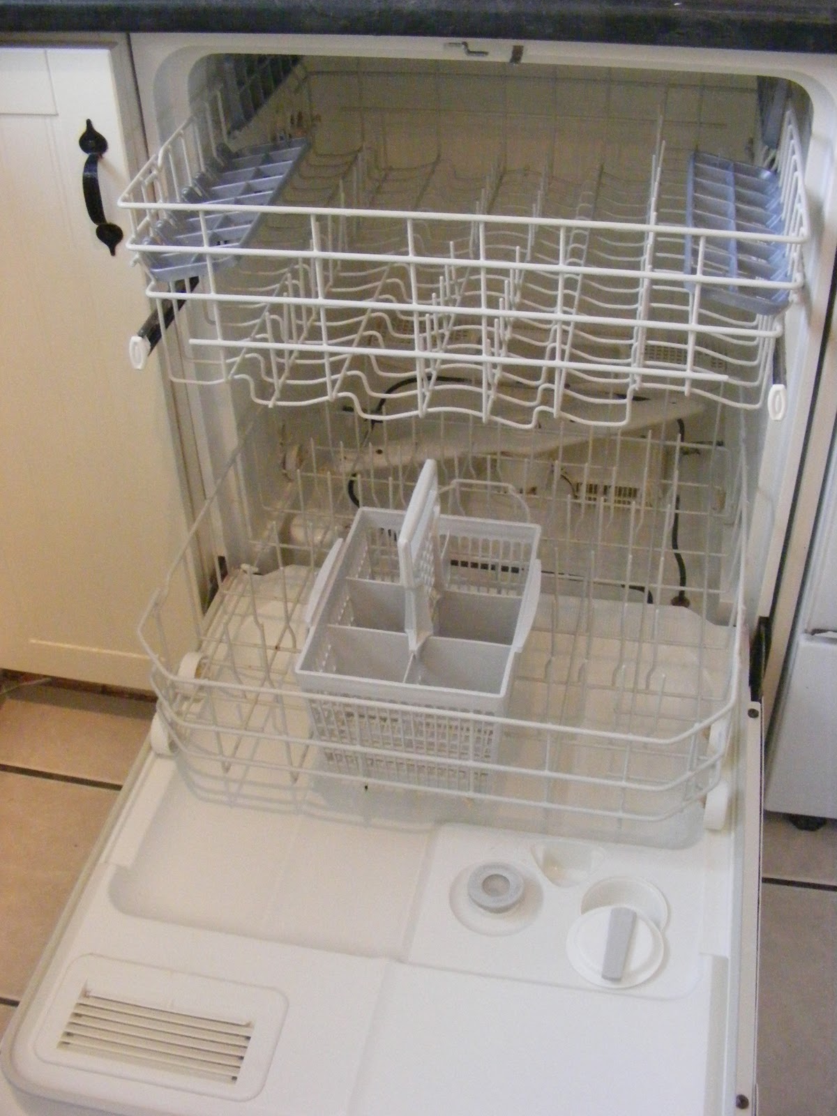 Dishwasher Cleaning With Vinegar And Baking Soda