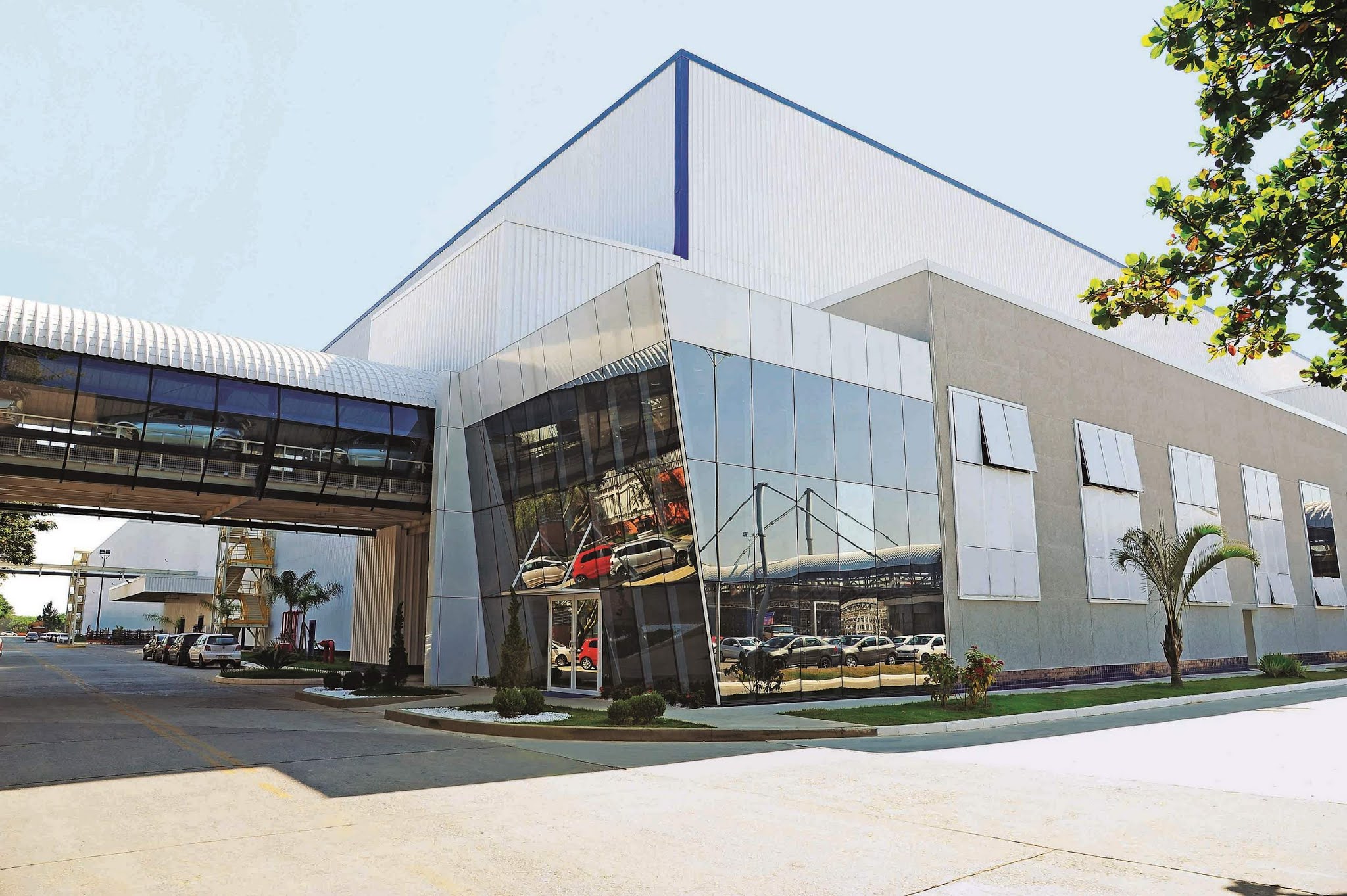 VW prorroga férias coletivas dos funcionários da fábrica do Gol e Voyage VW prorroga férias coletivas dos funcionários da fábrica do Gol e Voyage