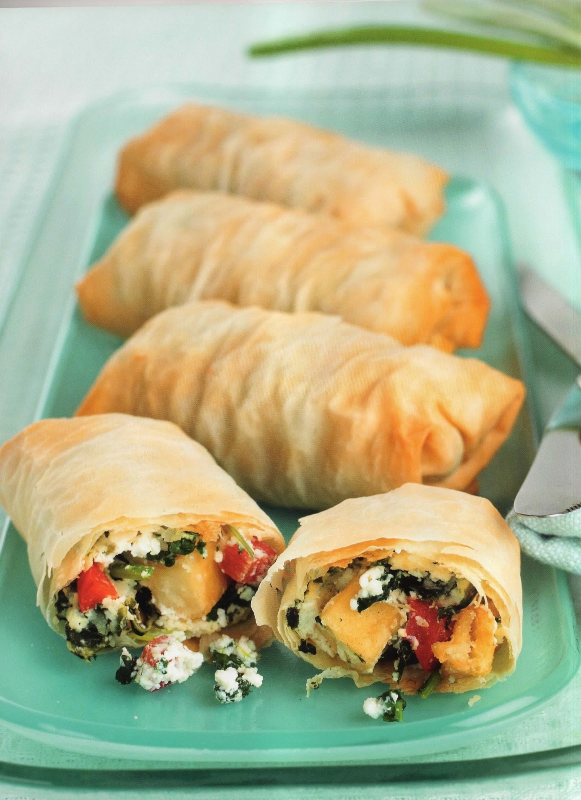 SPRING ROLLS WITH RICOTTA AND SWEET CHILI SAUCE