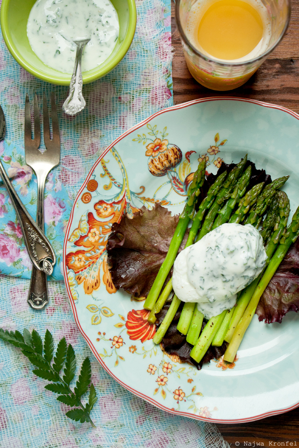 Delicious Shots Sauteed Asparagus, Poached Eggs and Yogurt Sauce