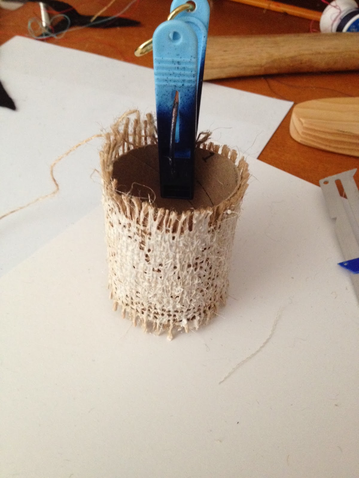 Two It Yourself DIY Napkin Holder from a toilet paper roll (Free 'Give