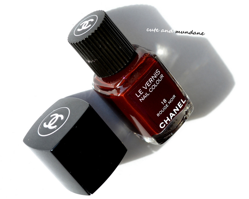 Cute and Mundane: CHANEL Vernis in Rouge Noir review + swatches
