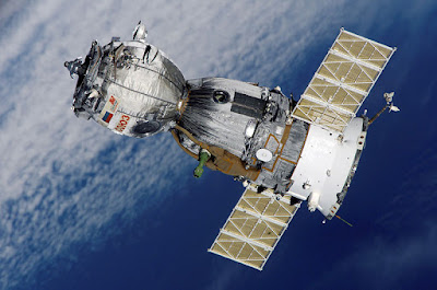 https://commons.wikimedia.org/wiki/File:Soyuz_TMA-7_spacecraft2edit1.jpg
