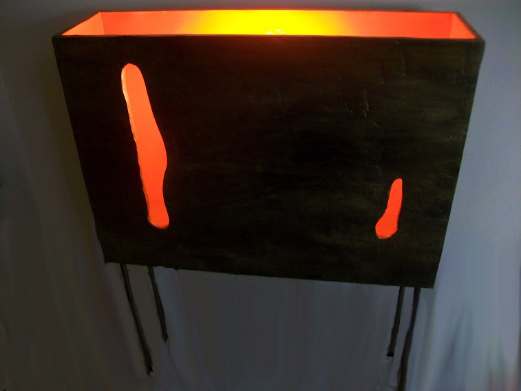 Lampada 3D bassa, gambe in legno