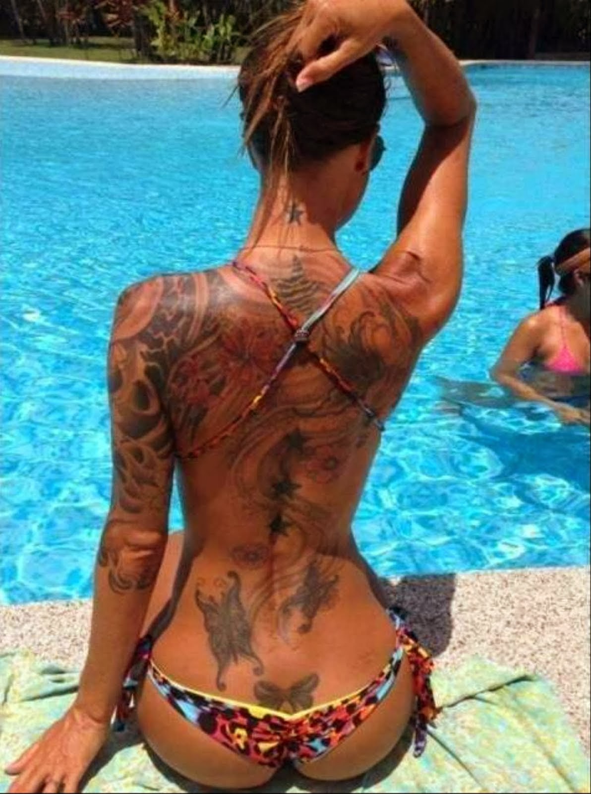 Doubletroubletwo: Babes with Tattoos.