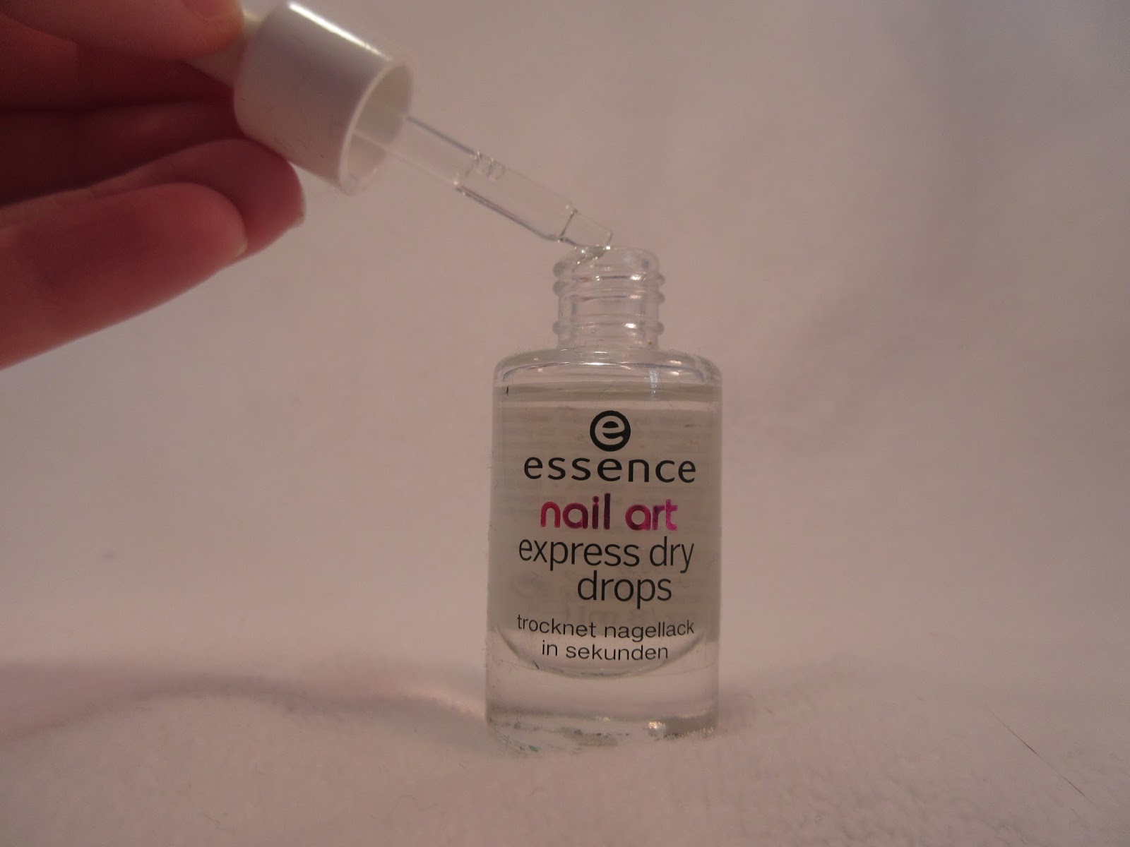 Эффект от использования Essence Nail Art Express Dry Drops - wide 3