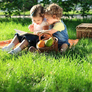 PEQUEÑOS COMPARTIENDO LA LECTURA