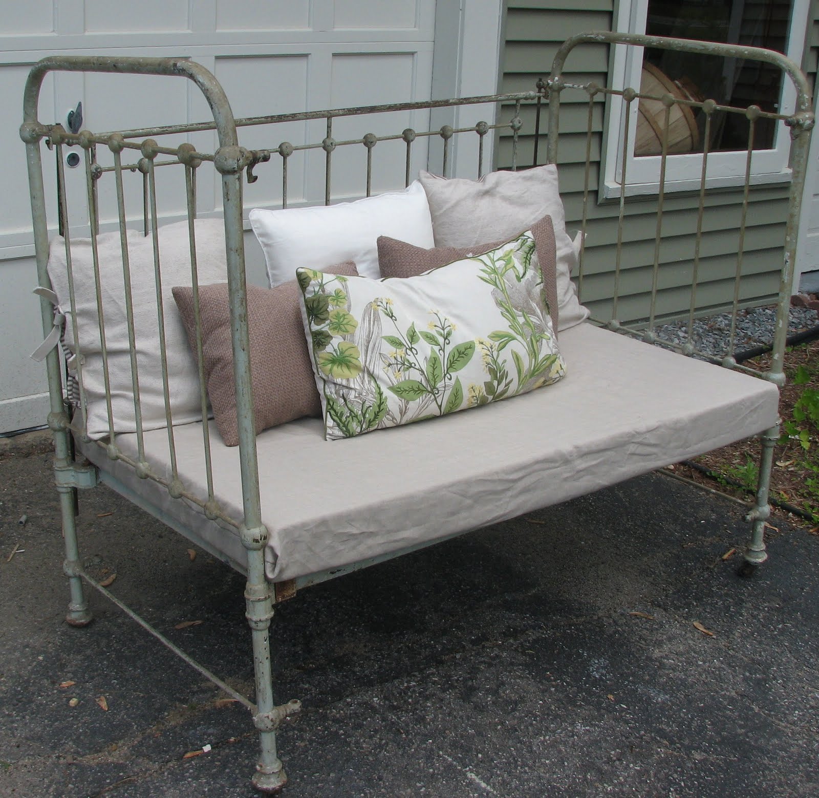 Birch Paper and Home New daybed