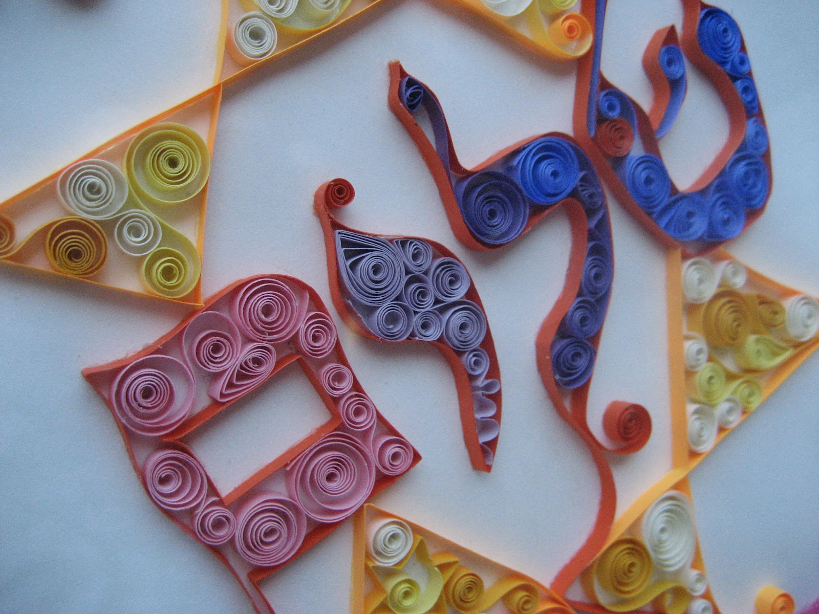 READ, WRITE, REPEAT! DIY Present Quilling
