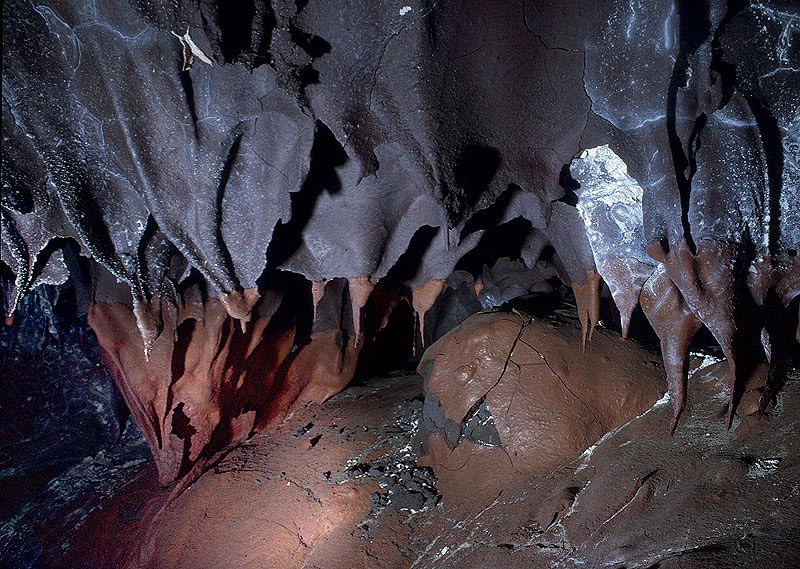 12 Imágenes de túneles sorprendentes formados por lava  Im%25C3%25A1genes+de+t%25C3%25BAneles+sorprendentes+formados+por+lava+08