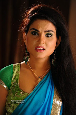 Actress-Kavya-Singh-Latest-Stills-in-Saree