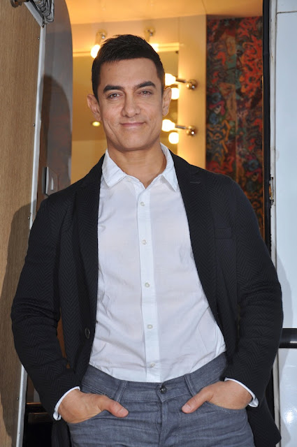  Aamir Khan promotes 'Talaash' on Star Pariwar