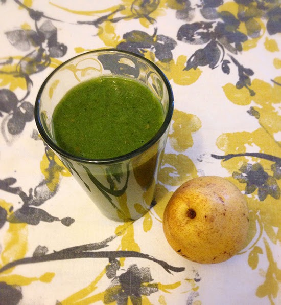 Pomegranate-Pear Green Smoothie (Full & Content)