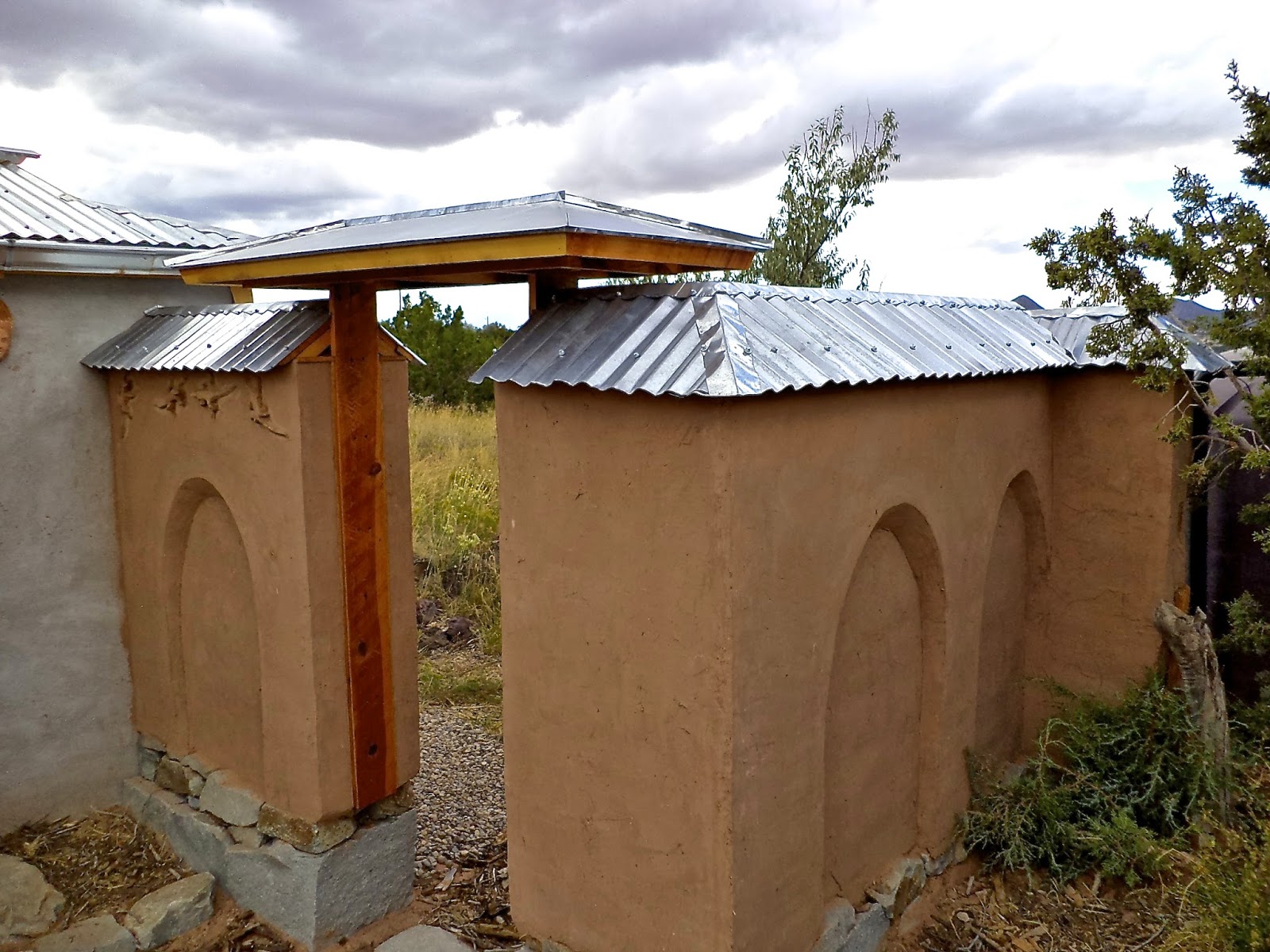 Alt. Build Blog Building An Adobe Wall 6 Plastering And Creating The