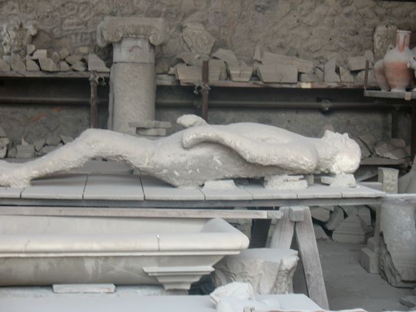 Pompeii-Buried Alive!: Edith Kunhardt, Michael Eagle