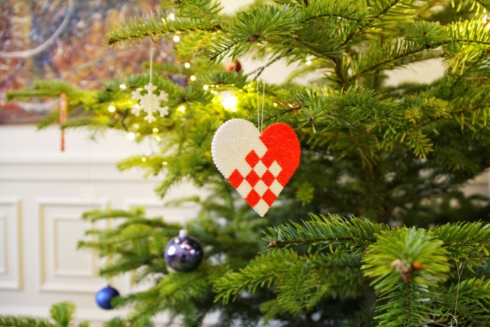 Opdagelsesrejser: Julehjerter i hamaperler til øreringe og til juletræet