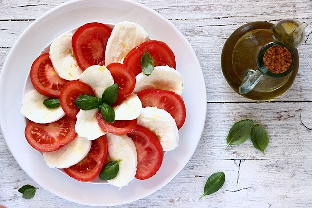 12 modi per presentare la caprese leone