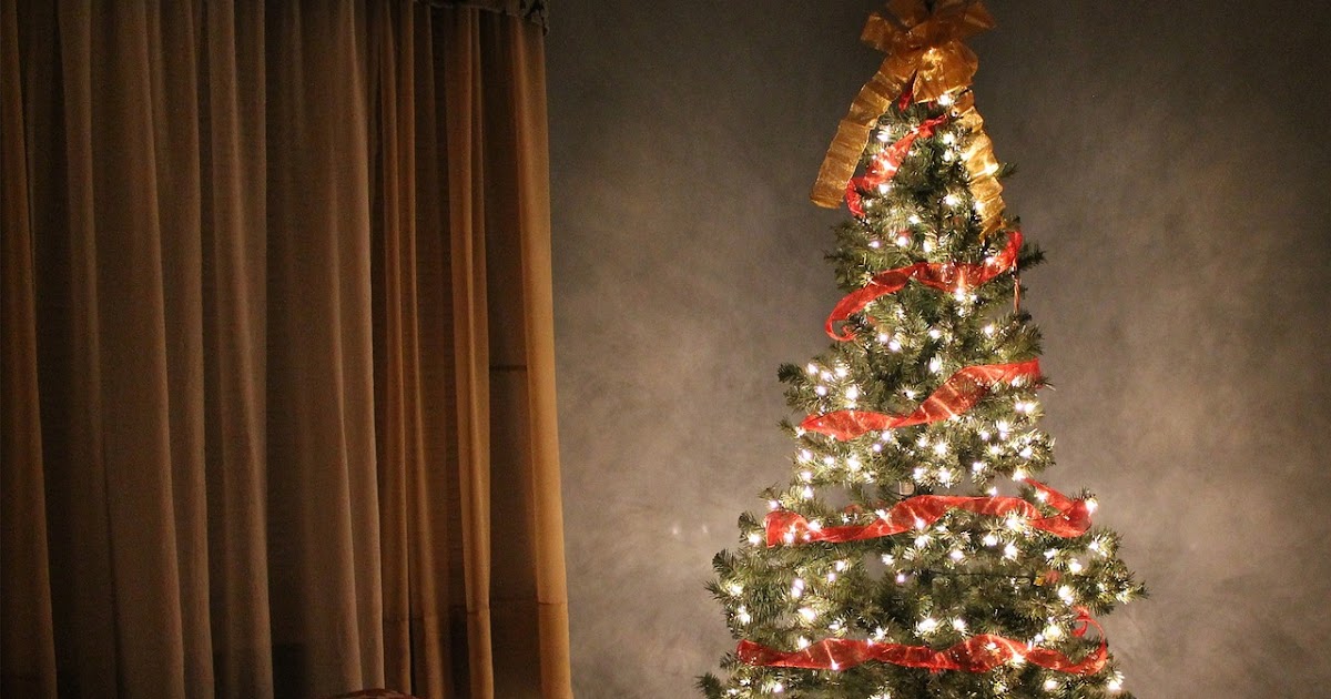 Home isn't a place, it's a feeling Landon Homes : Home Building Trends | Set Up the Christmas Tree Without