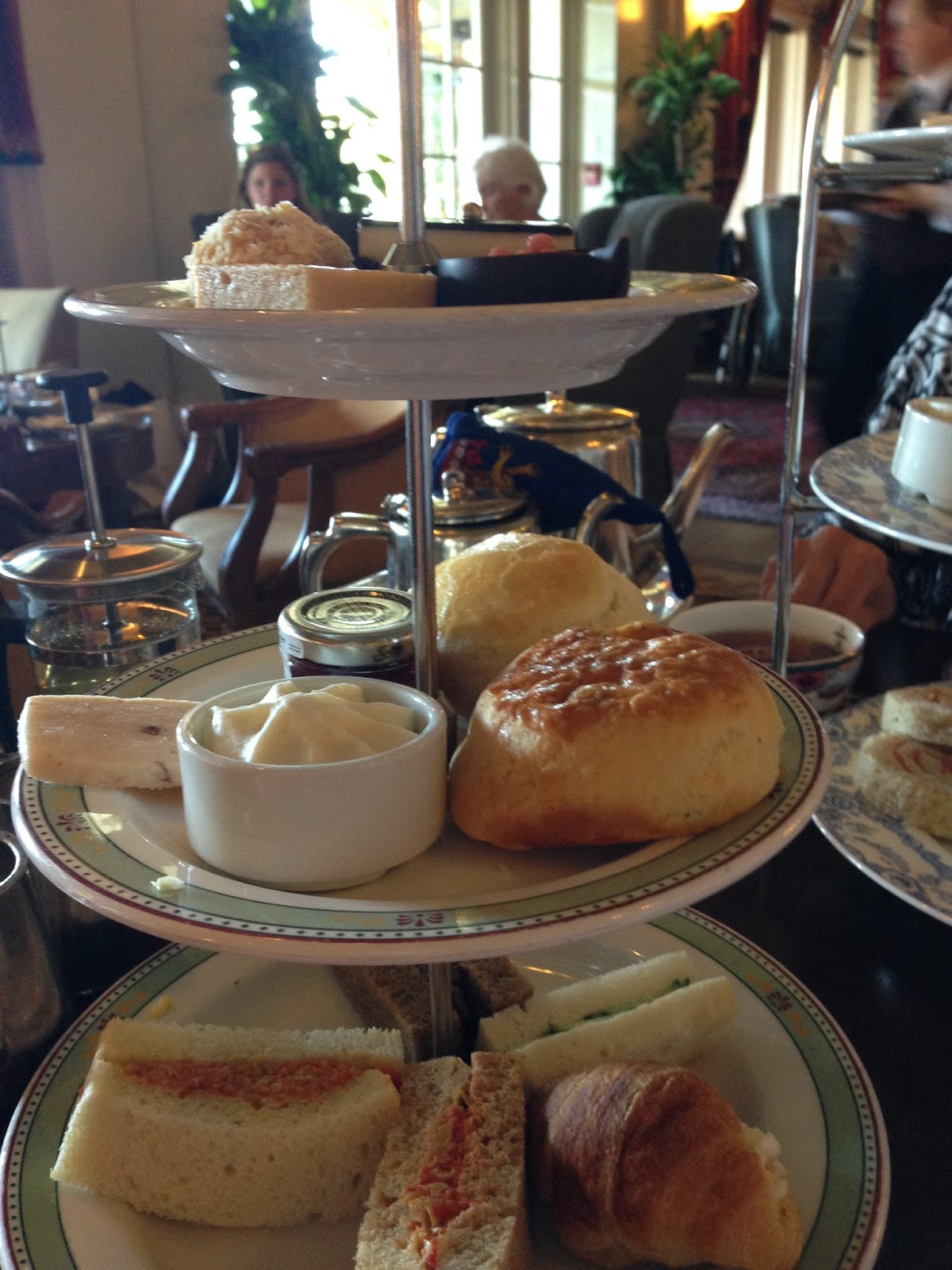 The Earth Realm Guide: Vancouver Island: Tea time at the Empress