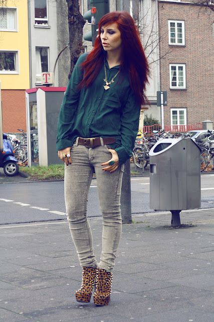 green blouse masha sedgwick cord hose cheap monday weekday pony rote haare