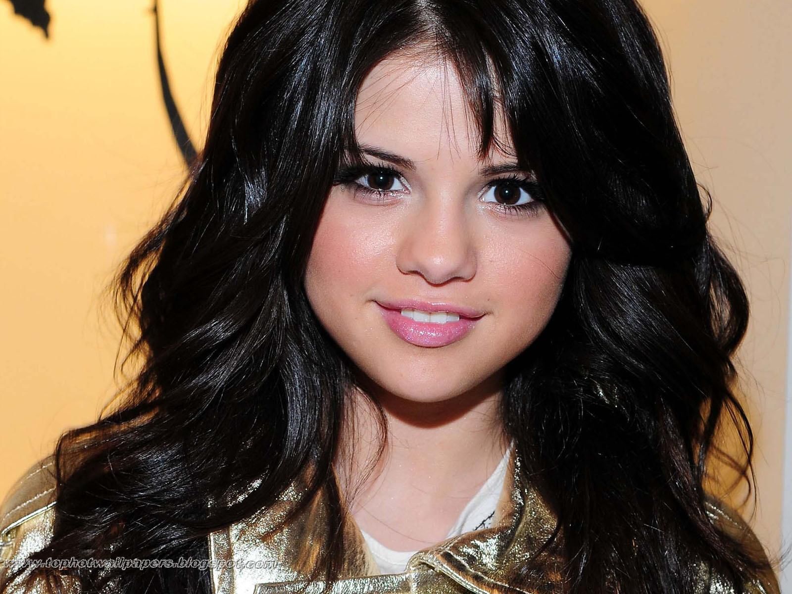 Selena Gomez Jams to Don Omar's 'Zumba' After Met Gala