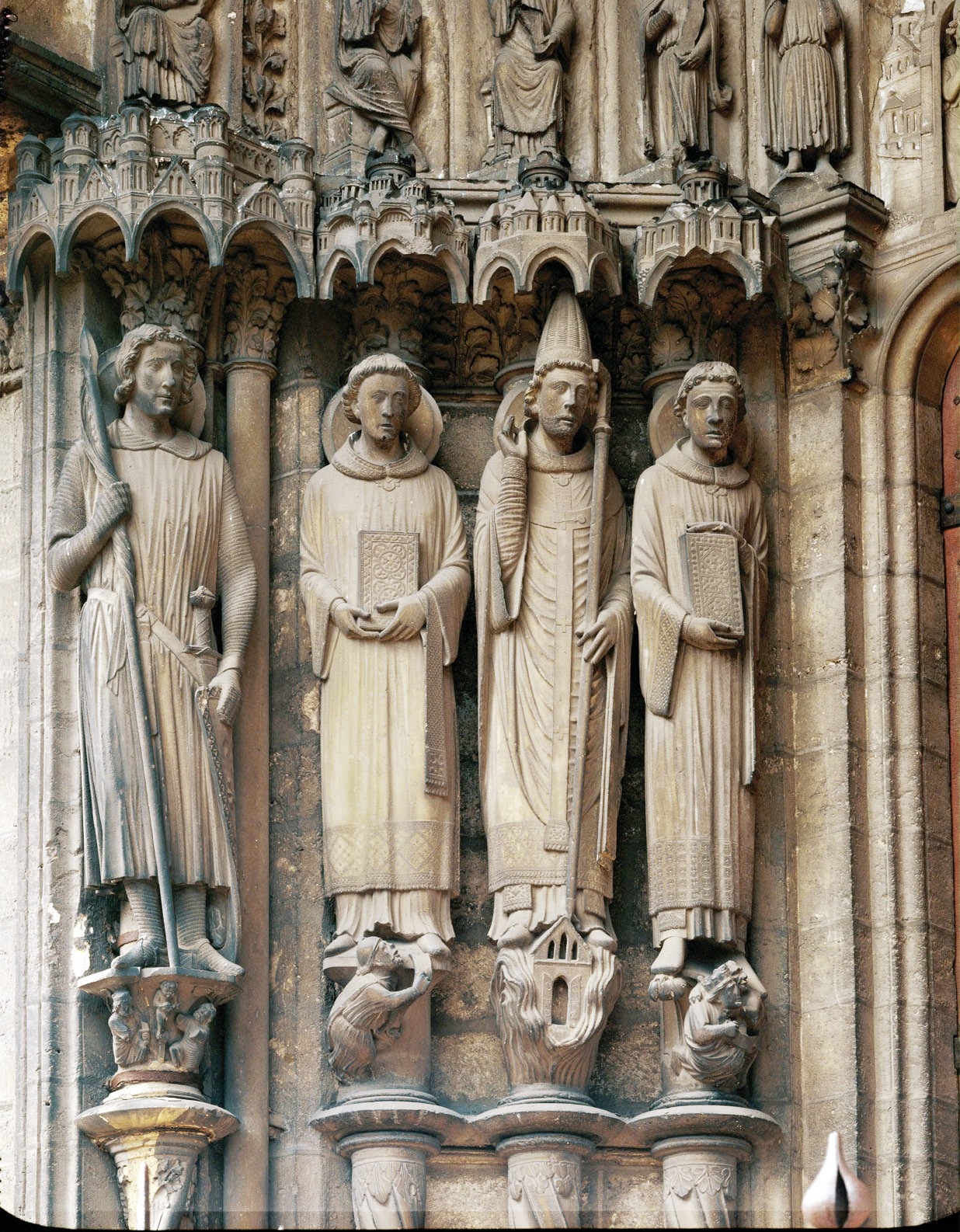 AVE MARIA CHEMINS DE LUMIÈRE LA STATUAIRE DE N.D. DE CHARTRES