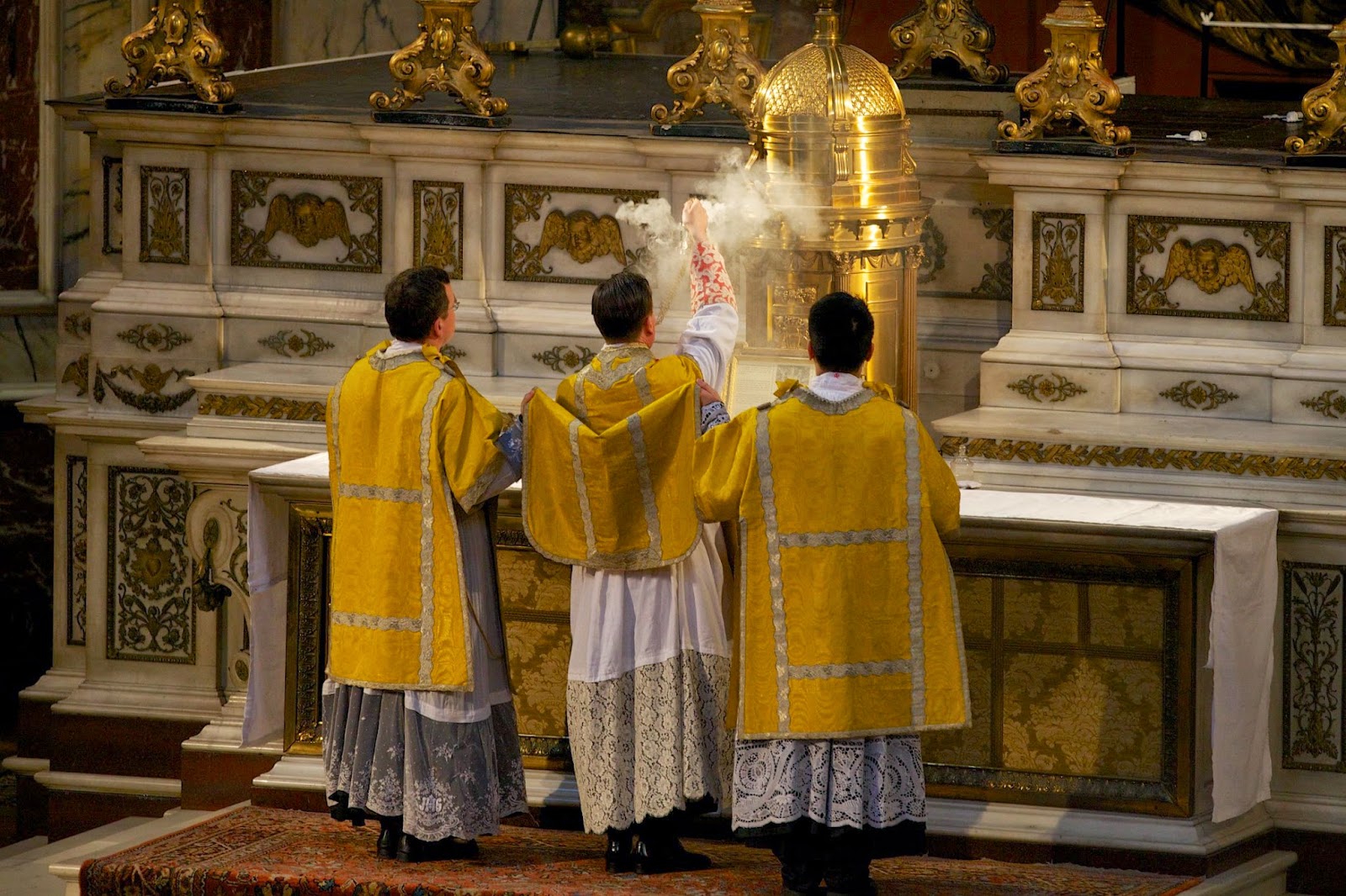 New Liturgical Movement Solemn Mass of the Lord’s Supper at the London