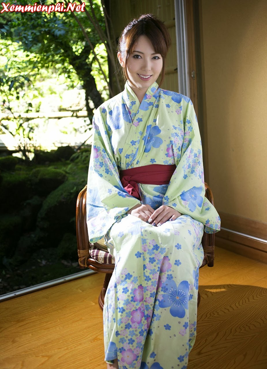 Yui Hatano nữ hoàng phim cấp 3 Nhật Bản