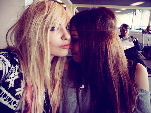 masha sedgwick lina tesch travel france gruissan beautiful girls bff fashionblogger summer hippie love fashion reise frankreich