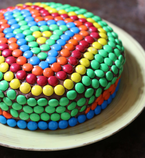 Kids' Birthday Cake Idea Decorating With M&M's! 17 Apart