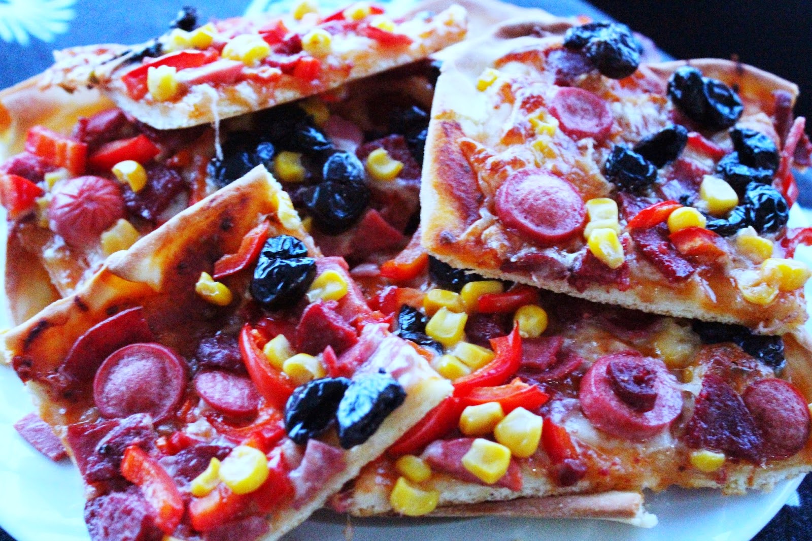 Kadınca İşler İnce Hamurlu Pizza