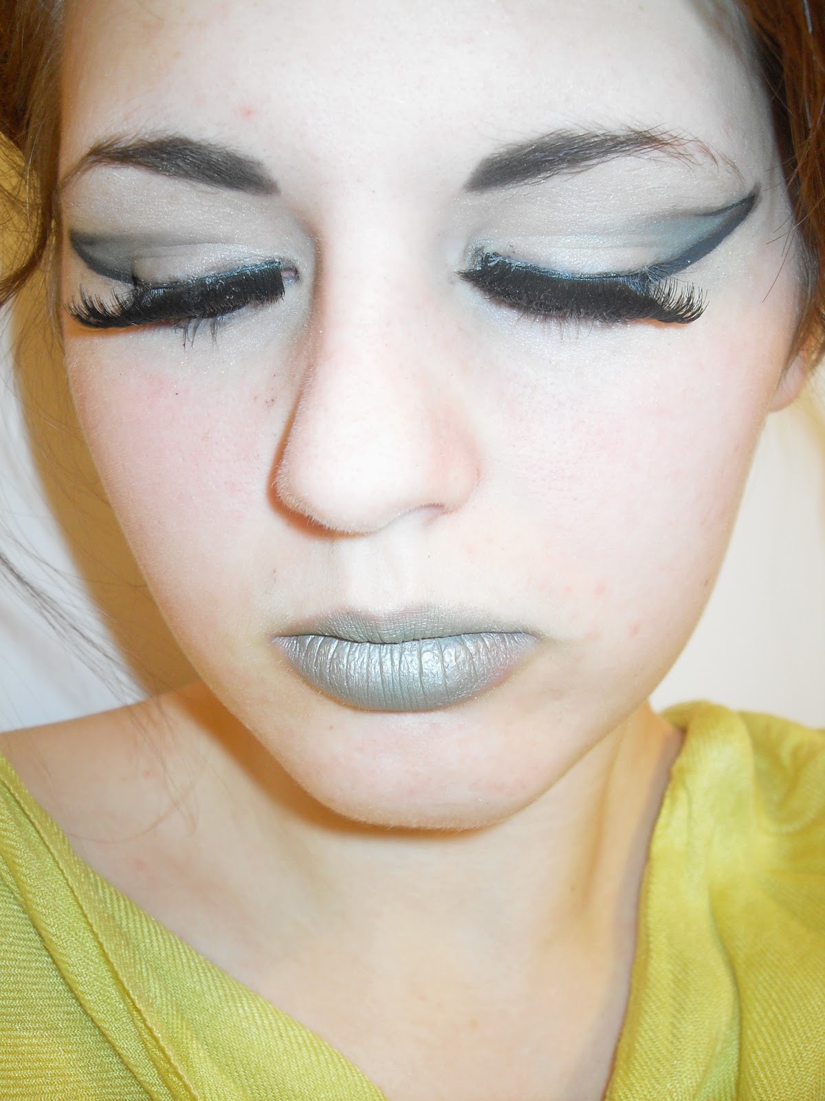 snake inspired makeup