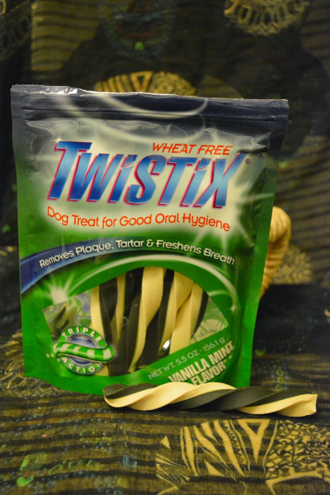 The Dog Geek Treat Tuesday Twistix Vanilla Mint Dental Chews