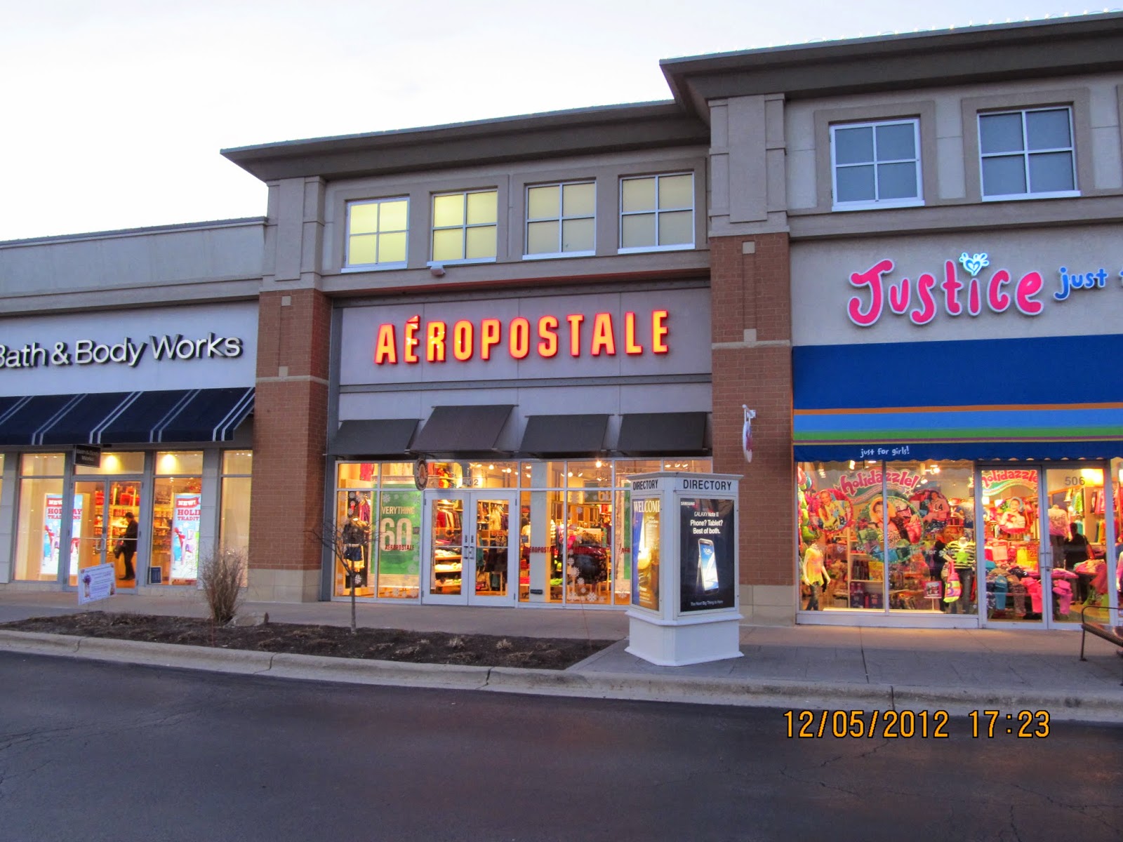 Trip to the Mall Geneva Commons (Geneva, IL)