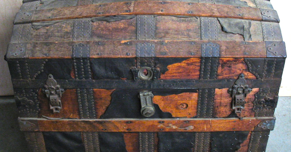 The Craftsman An 1870's Steamer Trunk comes out clean