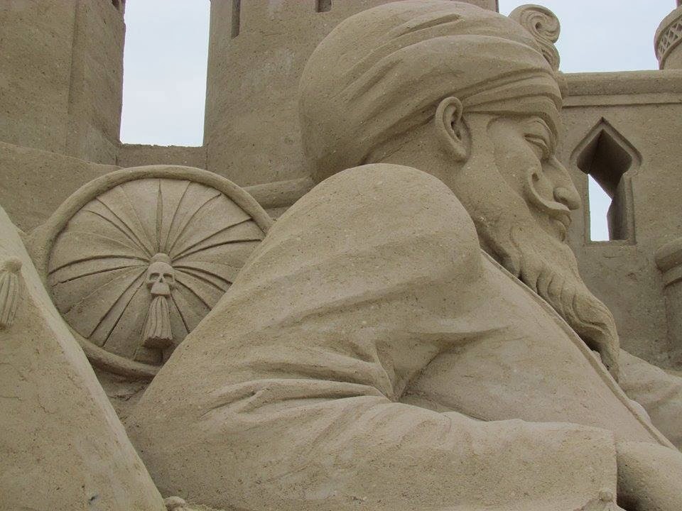 The Journal of the 1001 Nights World's Largest Sand Sculpture 1001