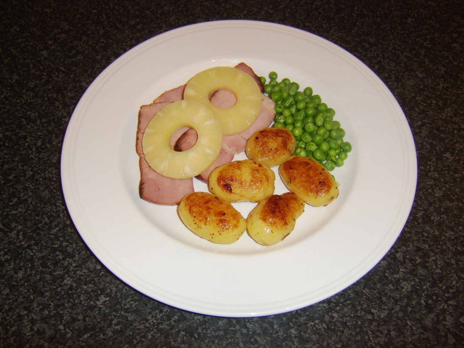 What Should I Have for Dinner Tonight? Easy Roast Ham with Pineapple