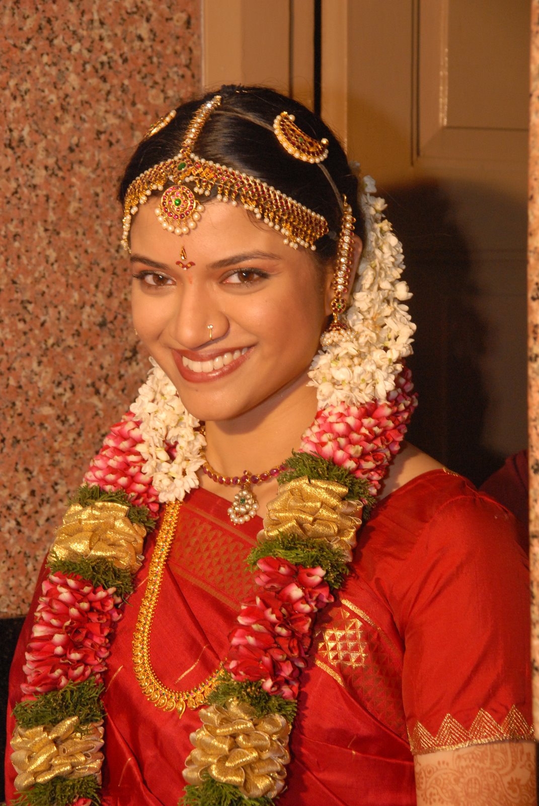 Fashion world: South indian bridal hair style - Part 5