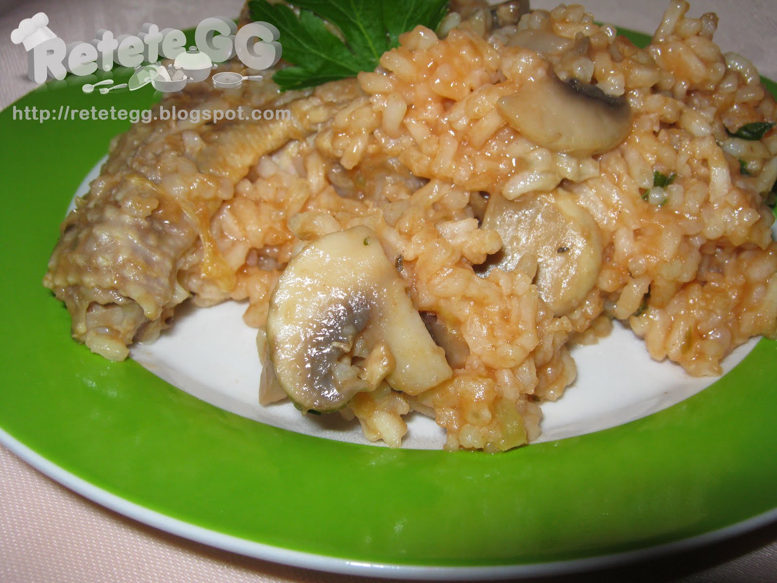 Retete gustoase si garnisite Pilaf cu aripioare de pui si ciuperci