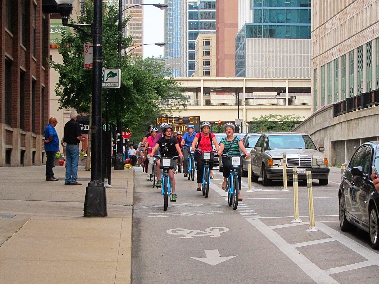 Chicago bike lanes be like... r/chicago