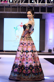 malaika-arora-latest-stills-at-ssja-silver-nite-fashion-show malaika-arora-latest-stills-at-ssja-silver-nite-fashion-show