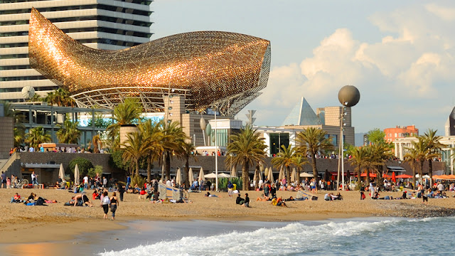 800-Frank-Gehry-Peix-dOr-Barcelona-April-2009.jpg